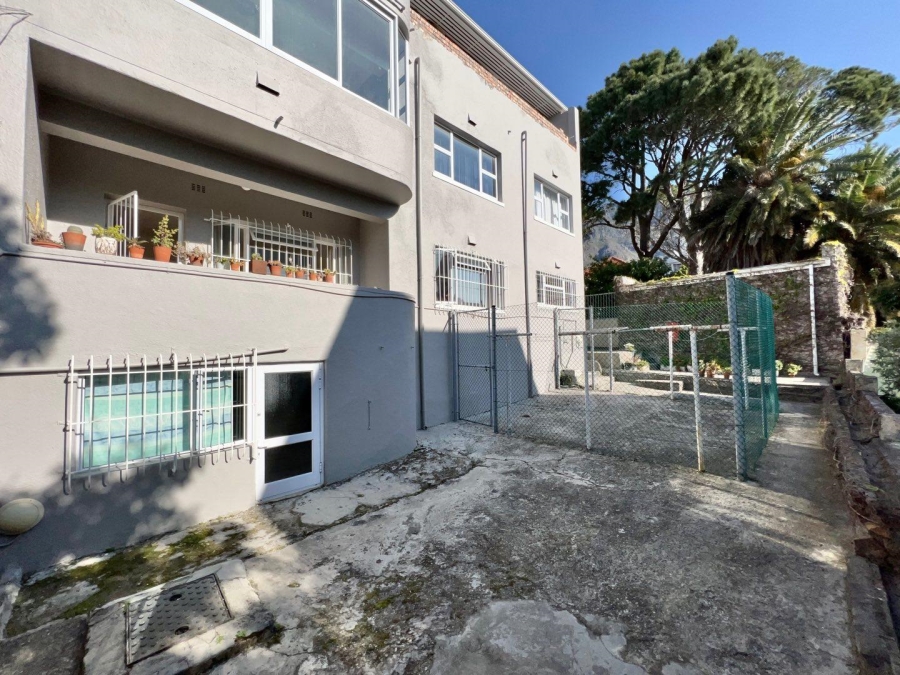 2 Bedroom Property for Sale in Vredehoek Western Cape